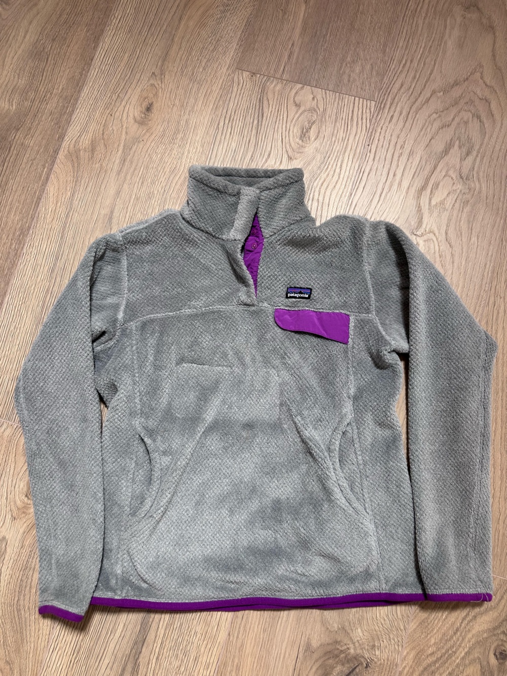 Patagonia Women’s Gray Fleece Zip Pullover with Purple Pocket Size M